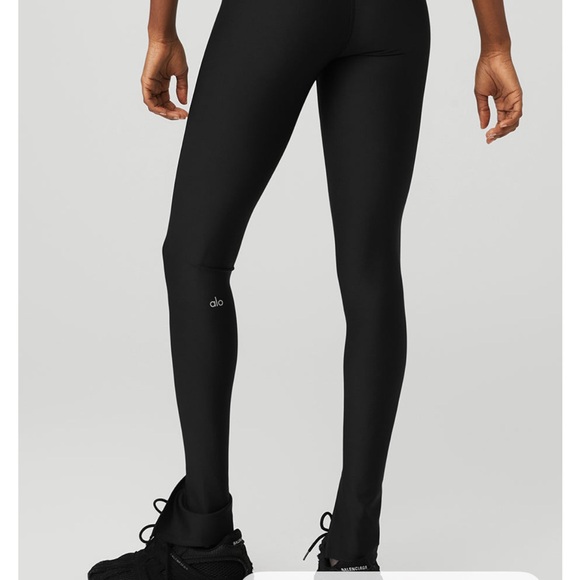 Alo- Airlift High-Waist Elongated Legging - Picture 2 of 3